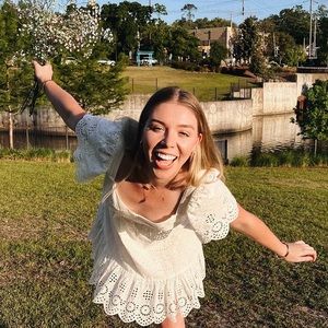 Meet your Posher, Madison